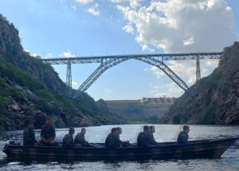 Paulo Afonso (BA) – 1ª Companhia de Infantaria realiza exercício nas águas do “Velho Chico” para receber novos aspirantes