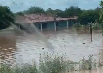 Escola é disponibilizada para acolher comunidades atingidas pelas chuvas na área rural de Paulo Afonso