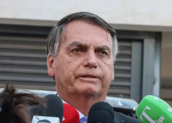 Bolsonaro discutiu minuta de golpe que previa prender Moraes, diz PF
