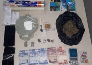 Polícia Militar realiza apreensão de drogas (cocaína, crack e maconha) em Paulo Afonso
