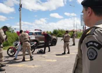 PM-BA realiza abordagens em diversos pontos de Paulo Afonso durante a 22ª edição da ‘Operação Força Total’