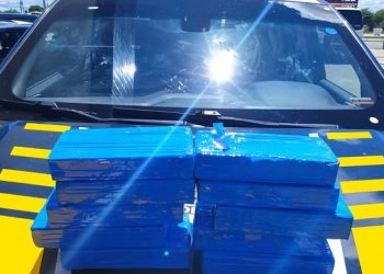 PRF apreende 10 kg de cocaína em Paulo Afonso (BA)