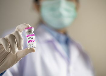 Vacina contra HPV passa a ser aplicada em dose única, seguindo a orientação do Ministério da Saúde