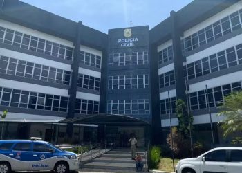 Filho confessa que matou mãe a facadas após ritual e decepou a mão dela para retirar dinheiro em agência bancária na Bahia