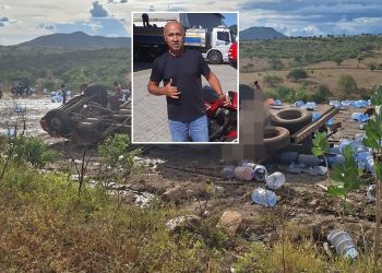 Caminhão capota na AL-220 e motorista de Delmiro Gouveia morre no local do acidente