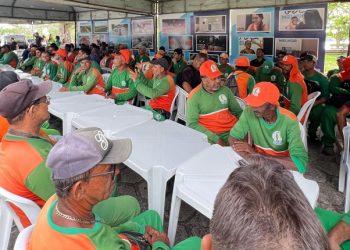 Café da manhã no Parque Belvedere celebra Dia do Gari