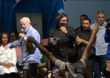 Lula critica ausência de prefeito em evento na Bahia: “Tinha que ter vergonha”