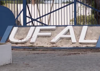 Ufal publica edital de concurso público com salários de até R$ 4,5 mil