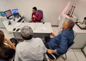 Durante reunião com prefeito em exercício, Caixa Econômica fala sobre conjunto habitacional com 480 casas na Pedra Comprida