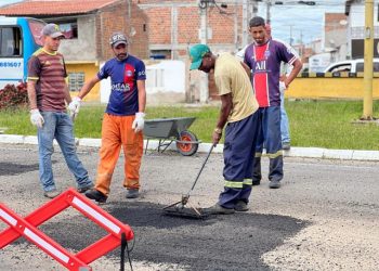 Operação tapa-buraco recupera vias e ruas de Paulo Afonso