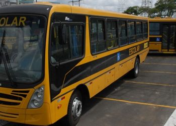 Prefeito e município do interior da Bahia são acionados para pagar R$ 3 milhões por precariedade do transporte escolar
