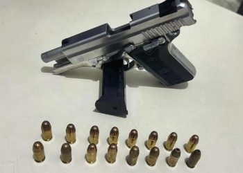 Suspeito é preso em flagrante com pistola calibre .380, marca Taurus, no BTN 2