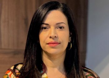 Evinha cobra mais transparência do governo em votação de crédito de 10 milhões: “só voto a favor com os detalhes”, justifica