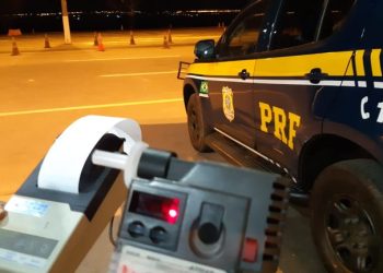 Policiais do 20º BPM conduzem motorista por embriaguez e irregularidades no trânsito no Bairro Jardim Bahia, Paulo Afonso