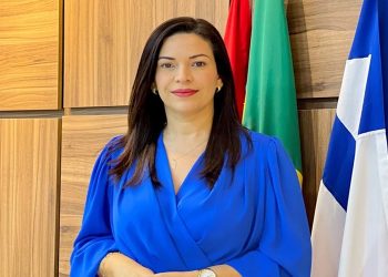 Dois meses após ida de chefe da Fazenda à Câmara, servidores continuam sem férias e fornecedores com atrasos, diz Evinha