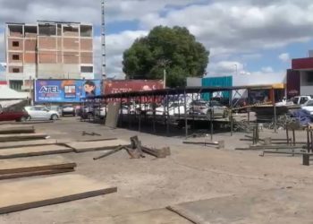 Camarote Surreal tranquiliza foliões e aguarda liberação do Corpo de Bombeiros para retomar montagem de estrutura para Copa Vela