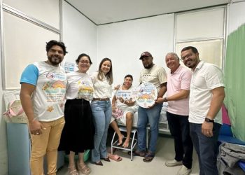 Prefeito participa da programação da Semana do Bebê e entrega a chave da cidade ao primeiro recém-nascido desta semana