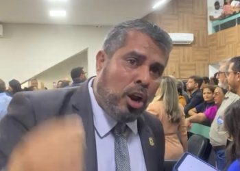 Sessão que empossou Marcondes também gerou atrito entre vereadores e o presidente da Câmara