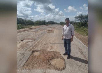 Giuliano Ribeiro destaca crítica situação da BA 210 e busca soluções para revitalização