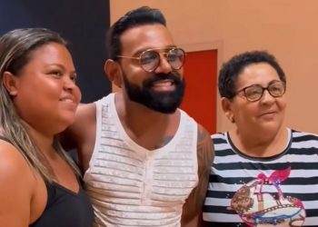 A chegada do “Rei da Sofrência” para show na Copa Vela! Vídeo mostra como foi a recepção do cantor Pablo no aeroporto de Paulo Afonso