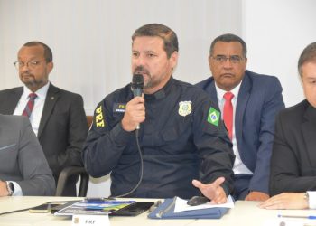 Superintendente da PRF na Bahia reforça compromisso com livre circulação de eleitores durante coletiva de imprensa