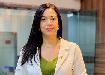 Evinha questiona gastos da prefeitura no 2º quadrimestre de 2024: “R$ 1,6 milhão em publicidade supera investimento em medicamentos”