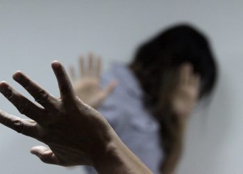 Polícia conduz homem à delegacia por agressão física contra mulher no bairro Marina França