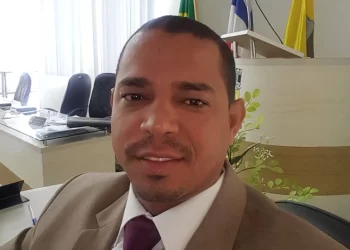 Vereador mais votado de cidade da Bahia morre em acidente de moto