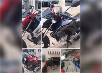 Polícia apreende motos roubadas, armas, drogas e ferramentas para desmontagem de veículos em operação em Paulo Afonso