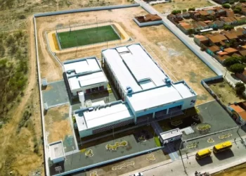 Governador Jerônimo entrega colégio moderno de ensino integral em Chorrochó com investimento de R$ 20 milhões