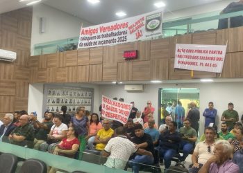 Protestos marcam sessão da câmara contra aumento de salários de políticos; pedido para uso da tribuna é rejeitado