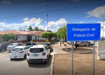 Suspeito de tentativa de furto é conduzido à delegacia após ser imobilizado por morador em Paulo Afonso