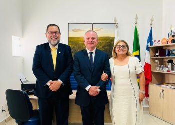 Dr. Rodrigo Coppieters se despede da presidência da OAB Paulo Afonso; Dr. Fábio Rangel assume