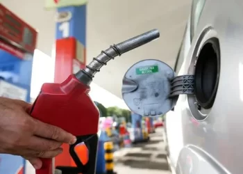 Gasolina ultrapassa R$ 6,40 na maioria dos postos em Paulo Afonso e pode ter novo reajuste; veja preços