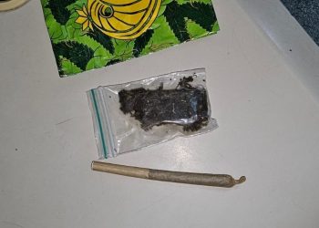 Polícia apreende drogas e conduz homem ao distrito policial em Paulo Afonso