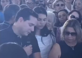 Discursos emocionantes marcam despedida do médico Francisco Xavier; o filho, Dr. Fabrício, sepulta o pai no dia do próprio aniversário