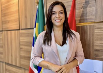 Saúde, transporte e empreendedorismo: Evinha destaca avanços em Paulo Afonso