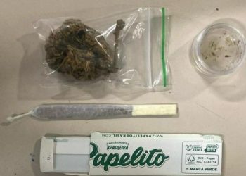 Indivíduo é conduzido à delegacia por porte de maconha no centro de Paulo Afonso
