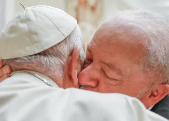 Lula celebra Francisco como o papa da esperança, da alegria e da paz