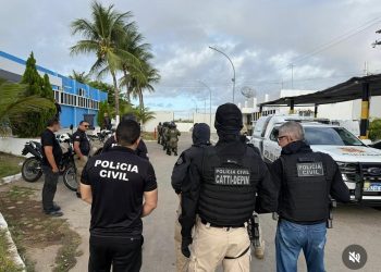 Polícia apreende drogas, armas brancas e 35 celulares no presídio de Paulo Afonso