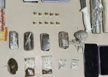 Entrega de drogas é frustrada e casal acaba preso com maconha, cocaína e munições no centro de Paulo Afonso
