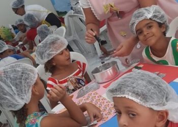 Prefeitura de Glória-BA realiza oficina de chocolate para crianças do Serviço de Convivência e Fortalecimento de Vínculos