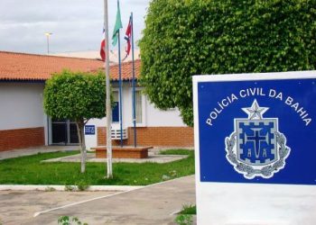 Homem é conduzido à delegacia por violência contra a mulher no bairro Siriema I, em Paulo Afonso