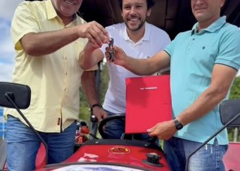 Deputado Mário Negromonte Júnior entrega tratores para comunidades rurais de Paulo Afonso