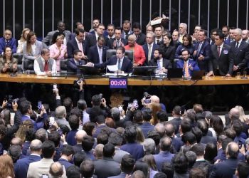 Senado e Câmara aprovam projeto que aumenta número de deputados para 531