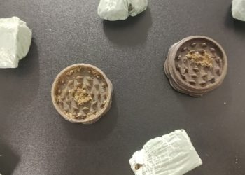 Homem é preso por agredir mulher na região da boca e do rosto, e portar drogas em Paulo Afonso