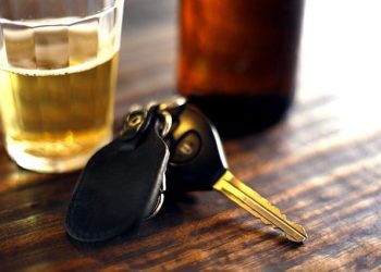 Homem é preso por embriaguez ao volante e mulher por desacato no centro de Paulo Afonso