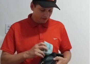 Seis anos atrás comerciante de Paulo Afonso devolveu R$ 2 mil; agora encontra pochete com quase R$ 3 mil e procura por dono; veja vídeo