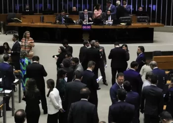 Saiba como deputados baianos votaram na PEC da Blindagem