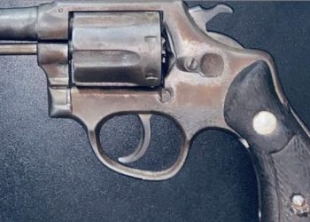 Homem é preso por posse ilegal de arma de fogo no bairro Cardeal Brandão Vilela, em Paulo Afonso